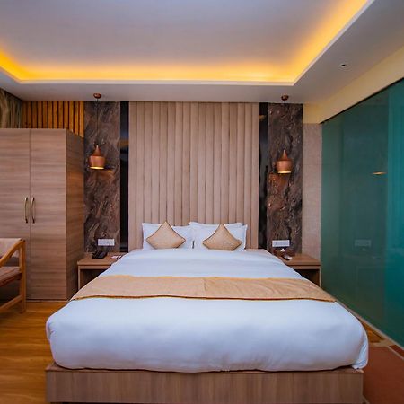 Temple Himalaya Hotel & Spa Pokhara Kültér fotó