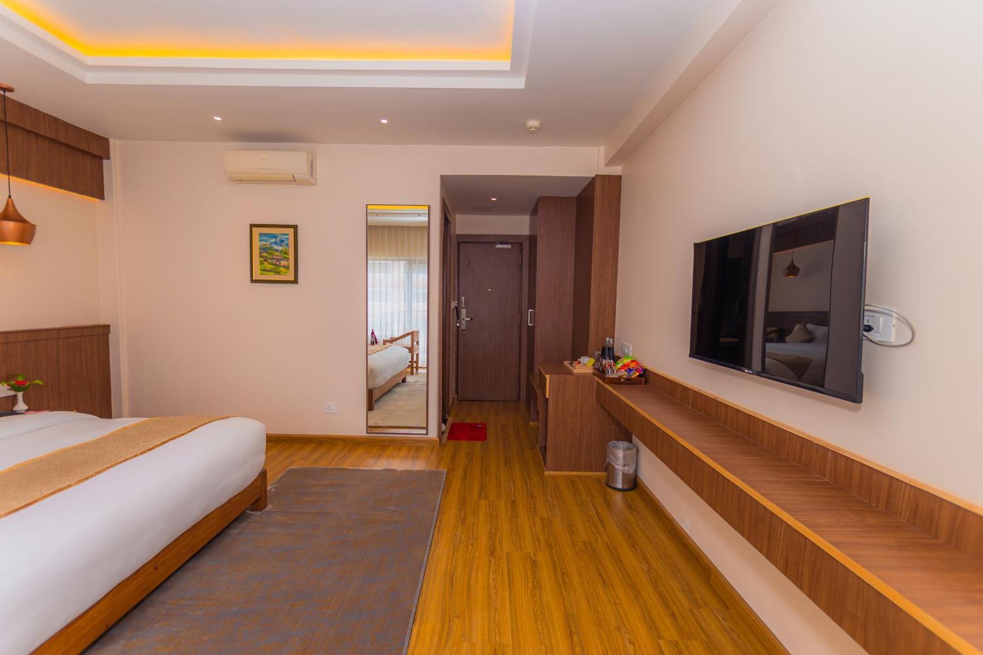 Temple Himalaya Hotel & Spa Pokhara Kültér fotó