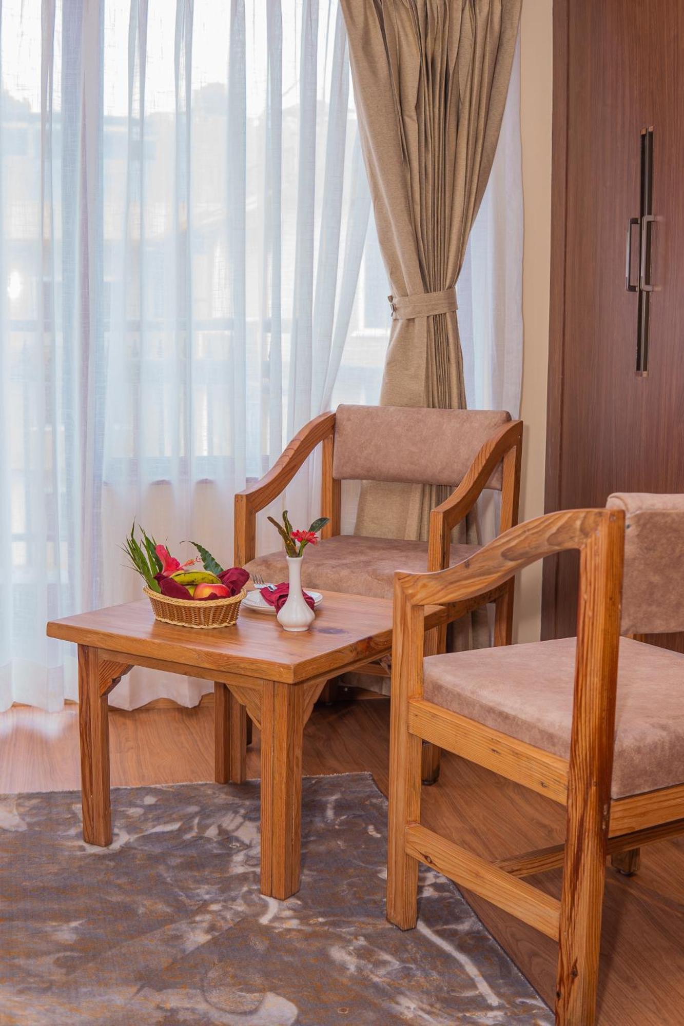 Temple Himalaya Hotel & Spa Pokhara Kültér fotó