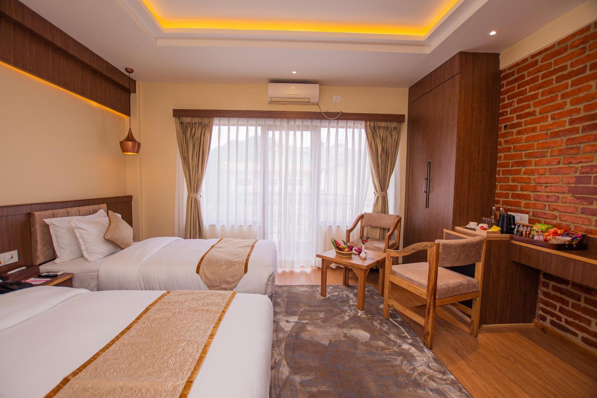 Temple Himalaya Hotel & Spa Pokhara Kültér fotó