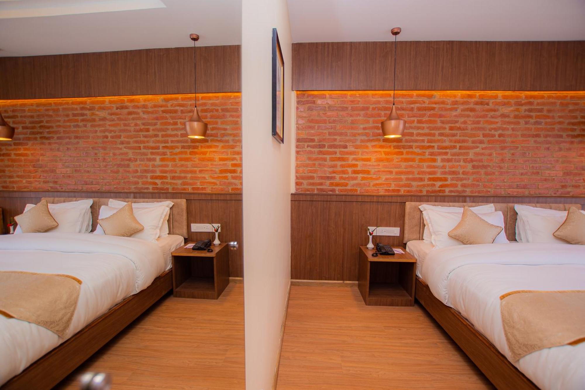 Temple Himalaya Hotel & Spa Pokhara Kültér fotó