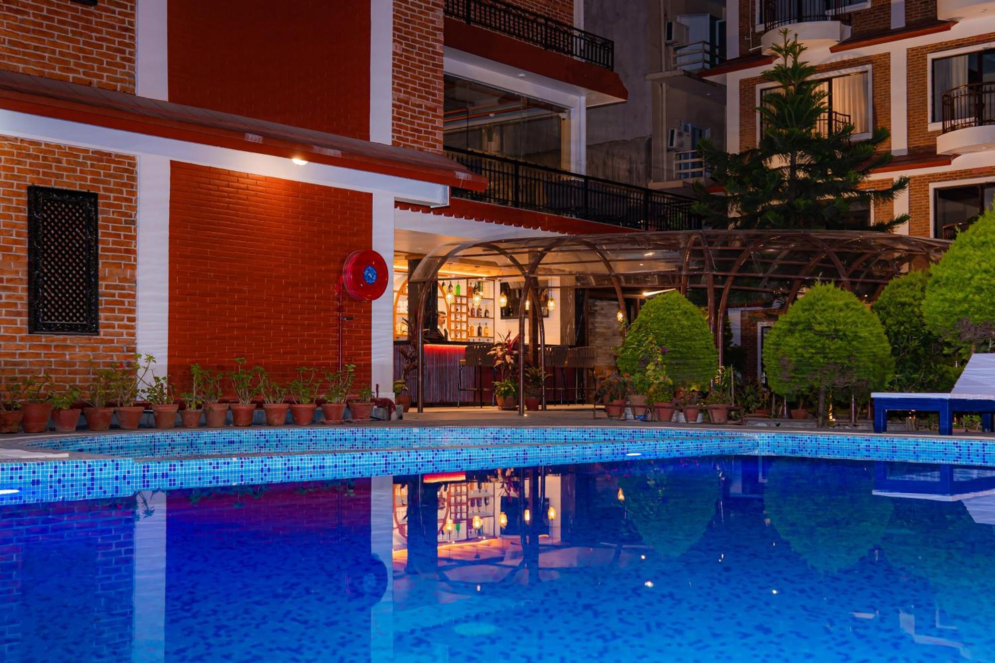 Temple Himalaya Hotel & Spa Pokhara Kültér fotó