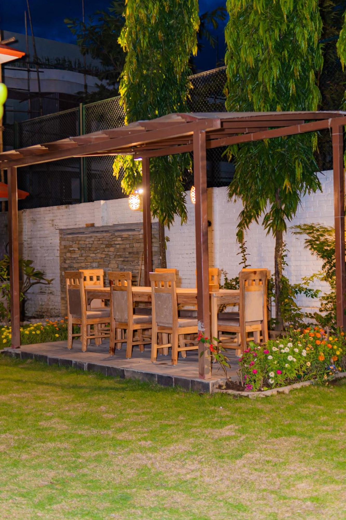 Temple Himalaya Hotel & Spa Pokhara Kültér fotó