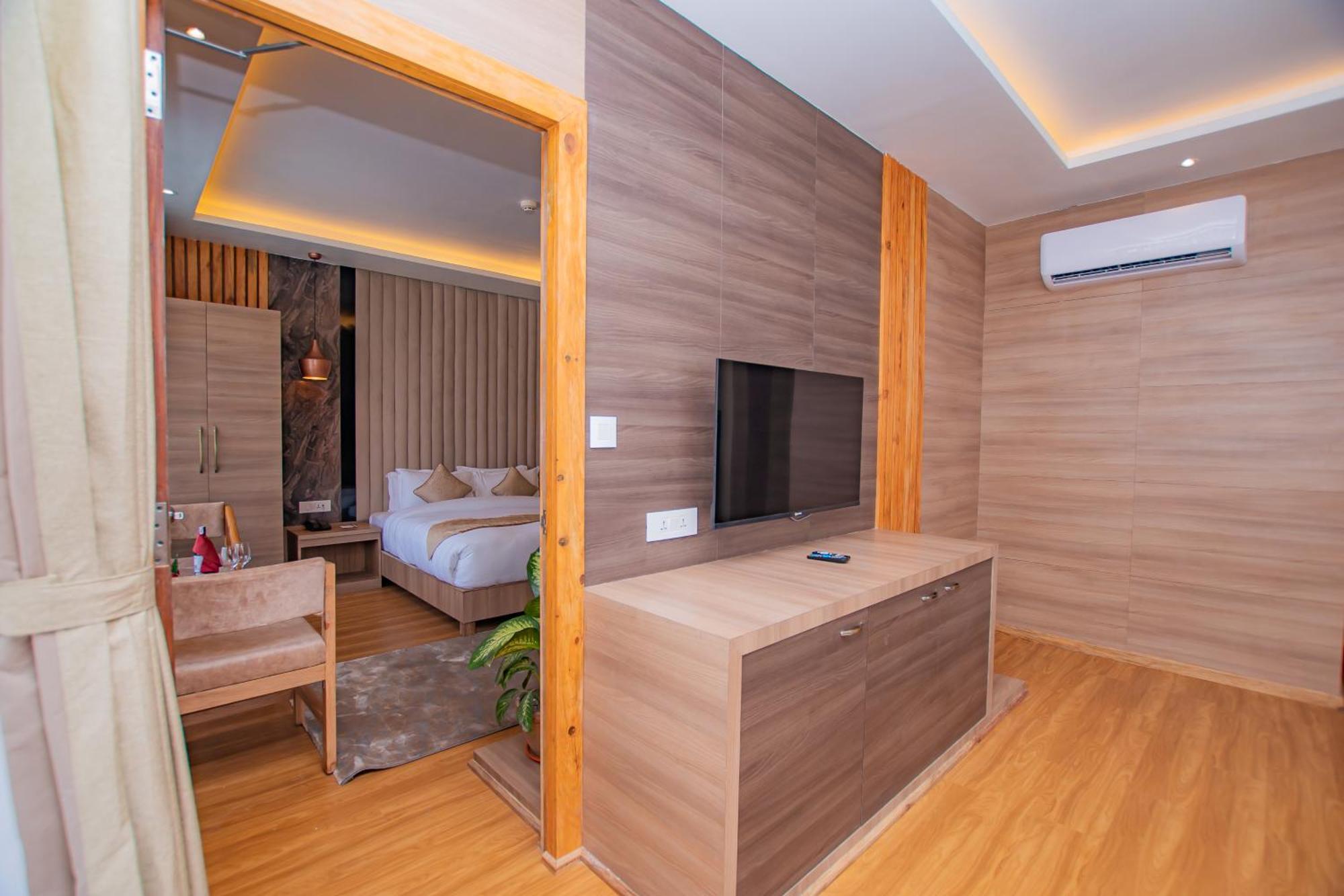Temple Himalaya Hotel & Spa Pokhara Kültér fotó