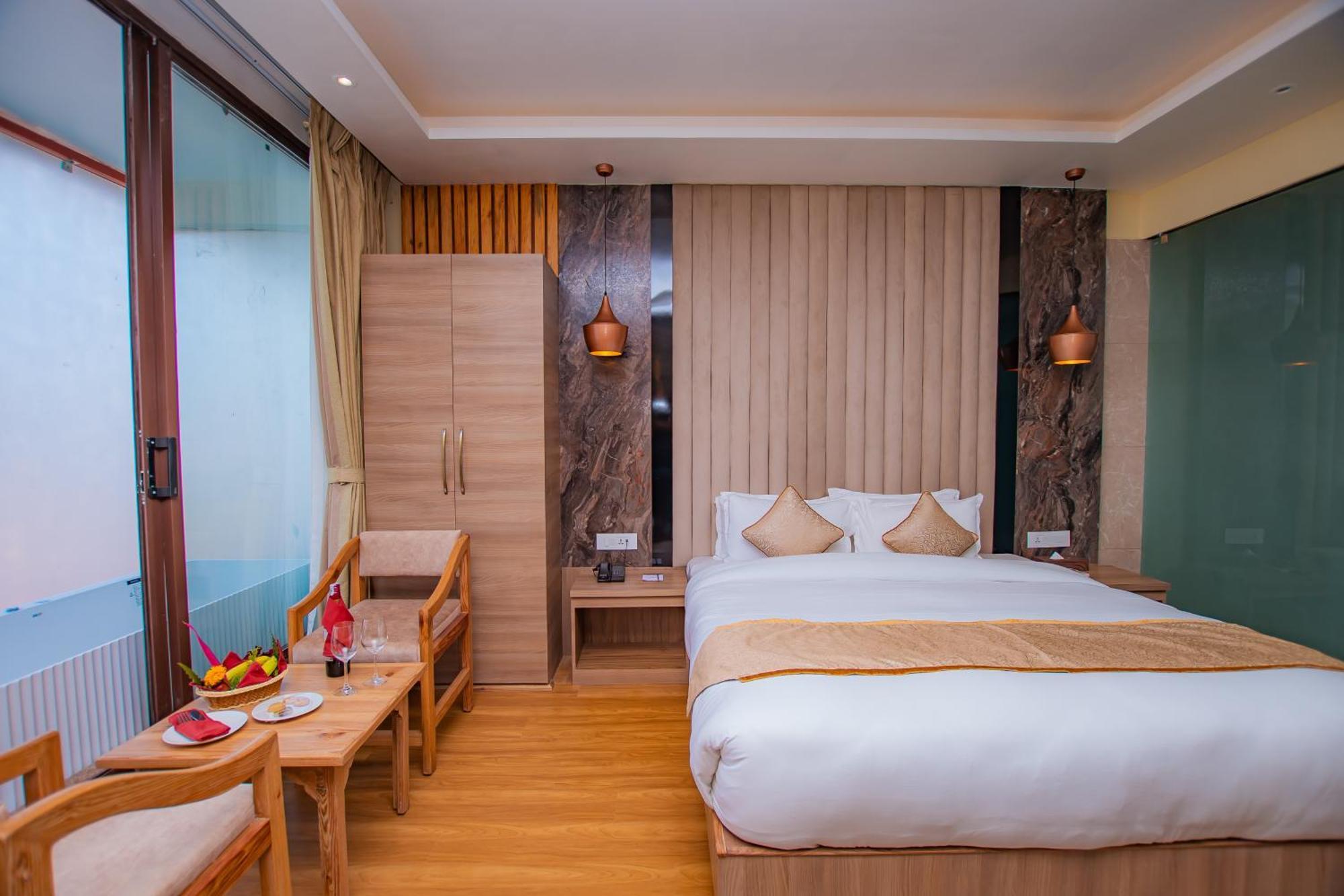 Temple Himalaya Hotel & Spa Pokhara Kültér fotó