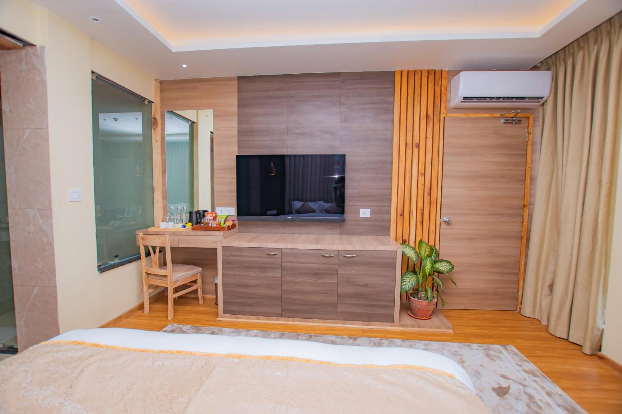 Temple Himalaya Hotel & Spa Pokhara Kültér fotó