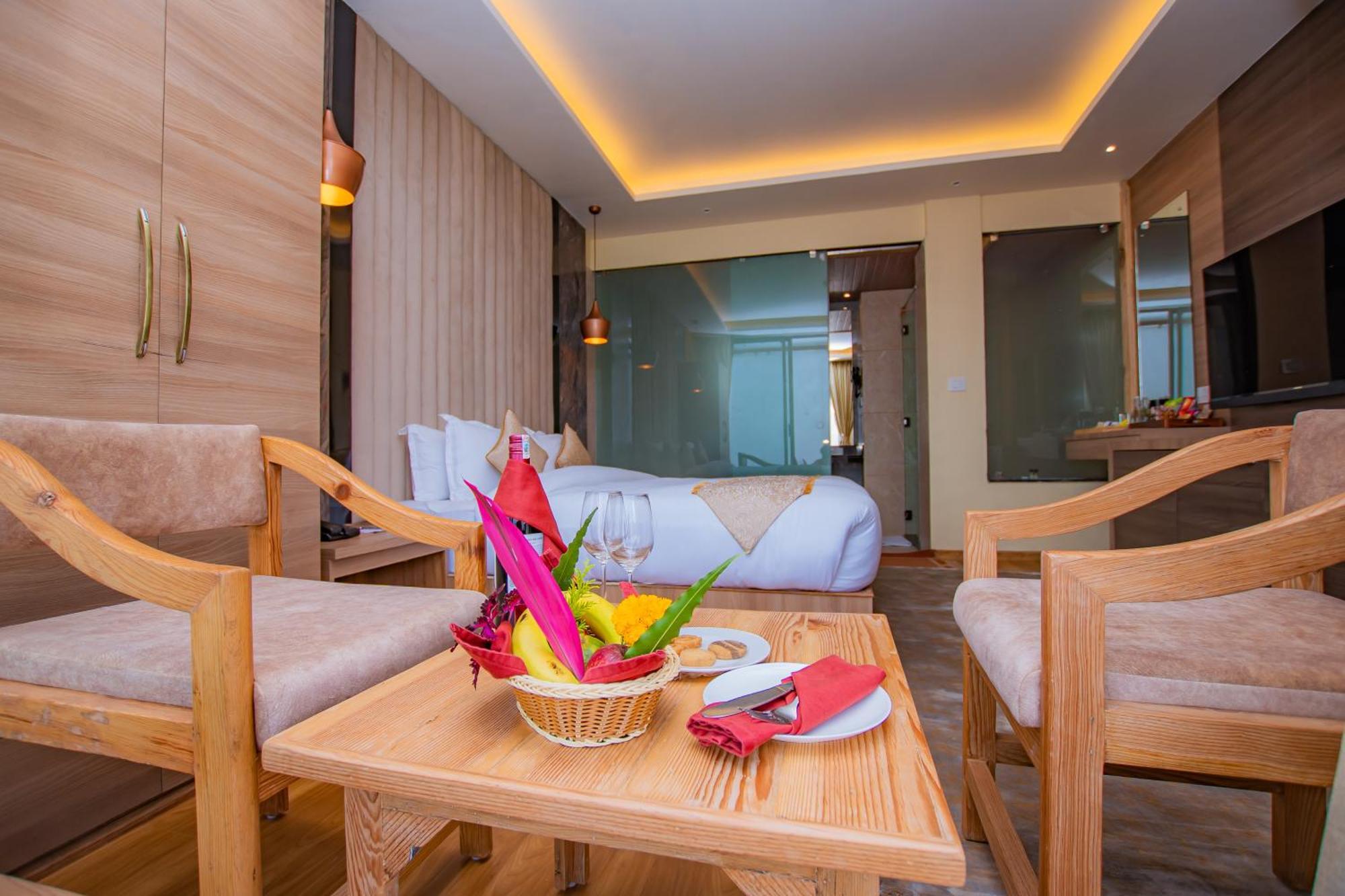 Temple Himalaya Hotel & Spa Pokhara Kültér fotó