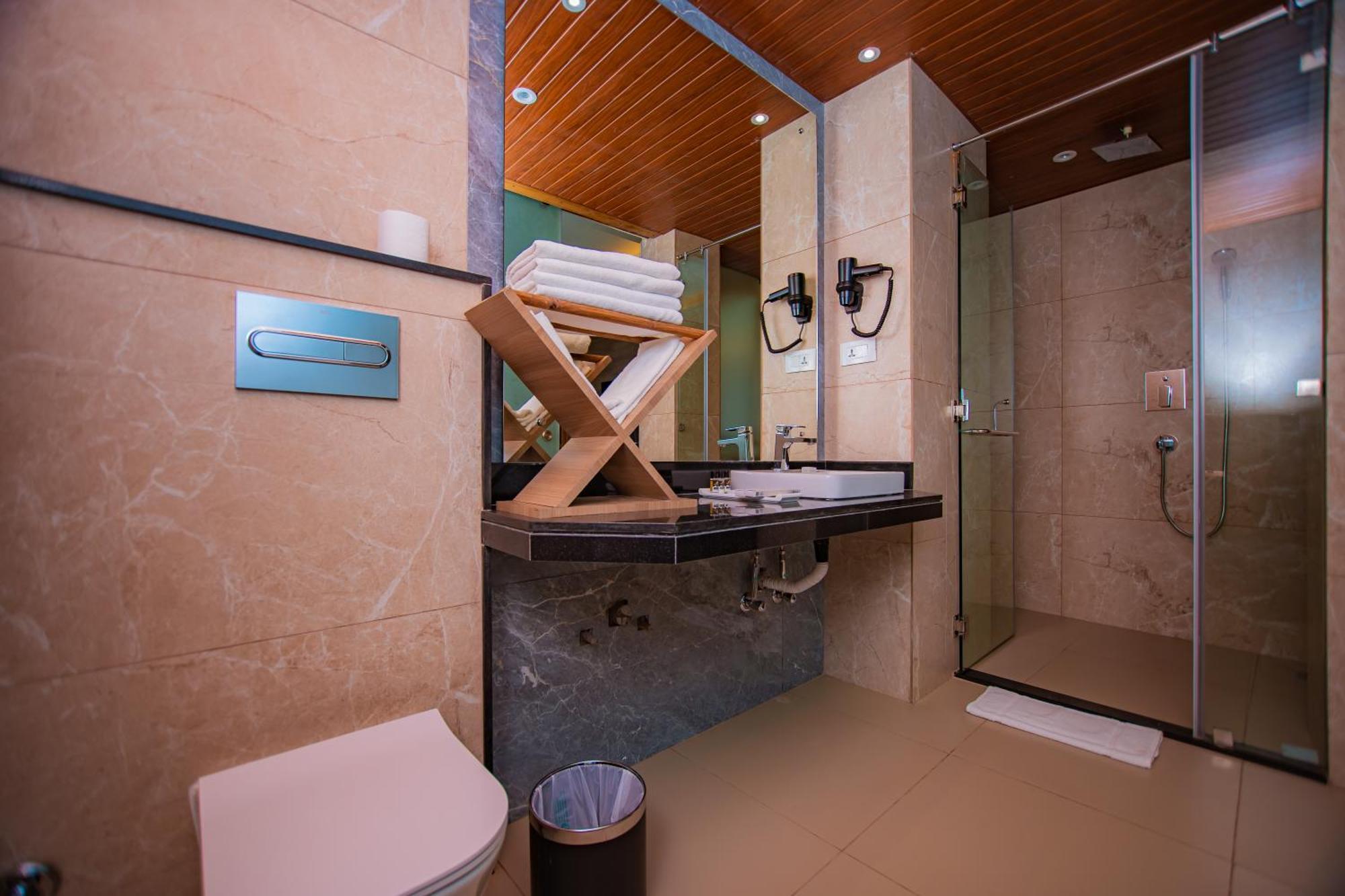 Temple Himalaya Hotel & Spa Pokhara Kültér fotó