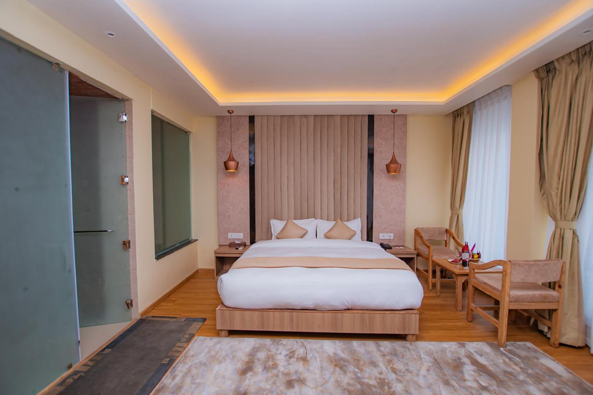 Temple Himalaya Hotel & Spa Pokhara Kültér fotó