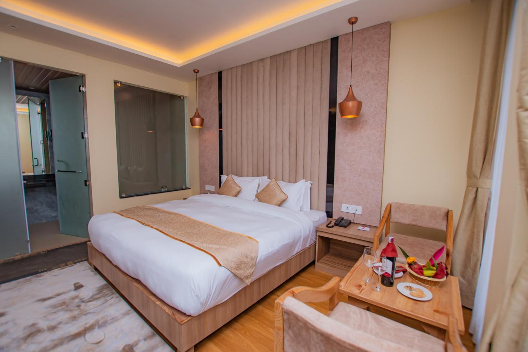 Temple Himalaya Hotel & Spa Pokhara Kültér fotó