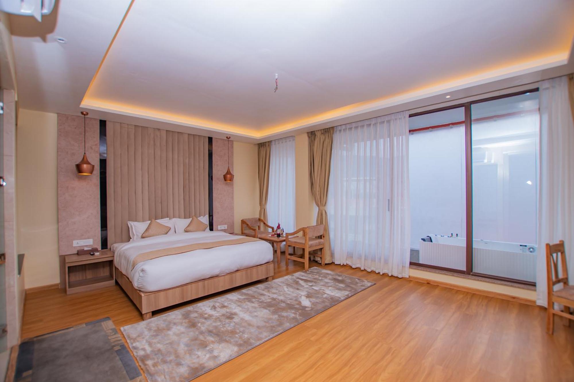 Temple Himalaya Hotel & Spa Pokhara Kültér fotó